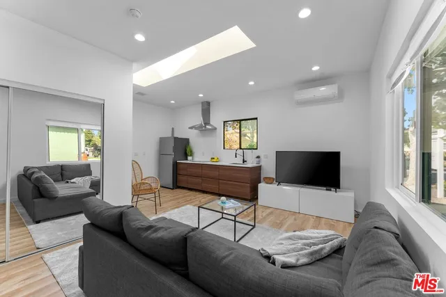 $1,899,000 | 11462 Patom Drive, Culver City, CA 90230