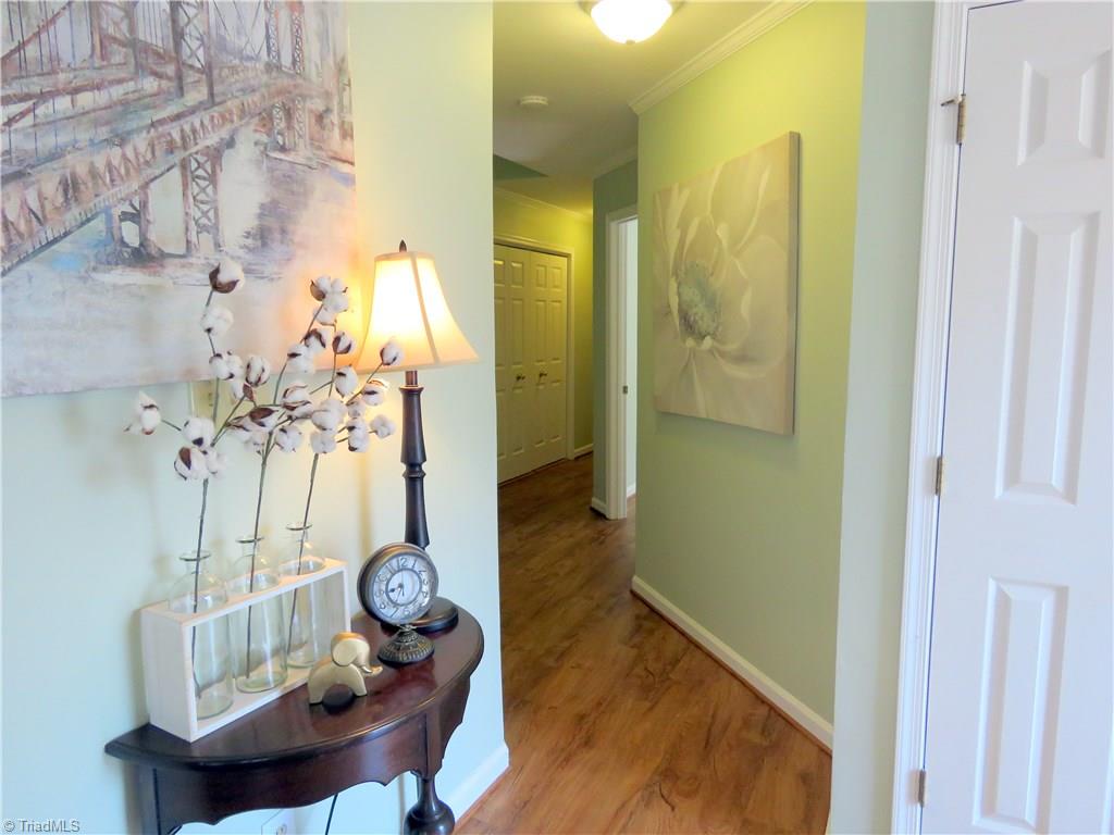 125 Pebble Rdg Lane Winston-Salem, NC 27104 - Photo 2 of 30 Gallery Image 2