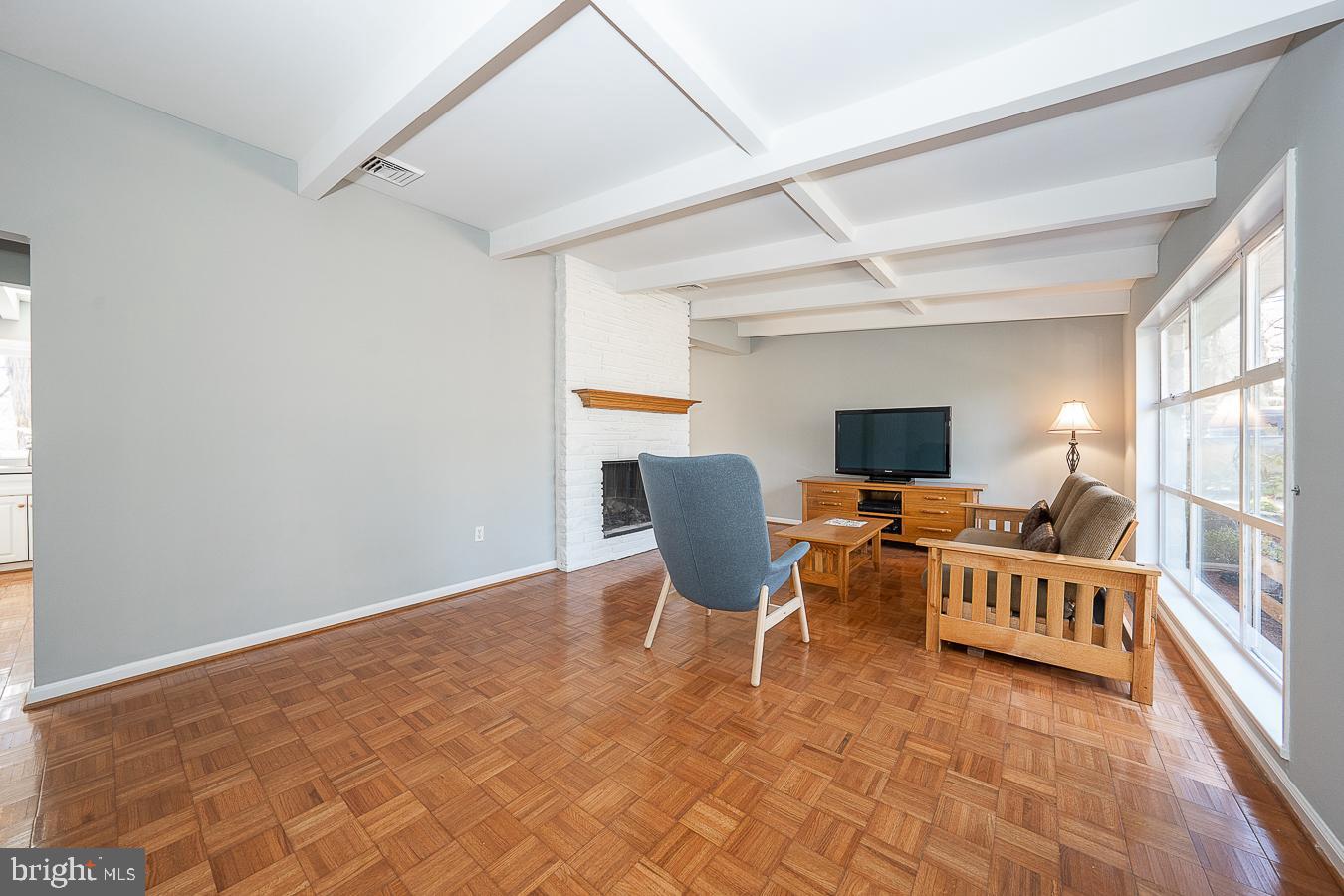 532 Fletcher Road Wayne, PA 19087 - Photo 6 of 21 Living Room