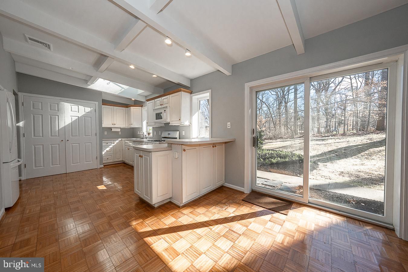 532 Fletcher Road Wayne, PA 19087 - Photo 8 of 21 Kitchen