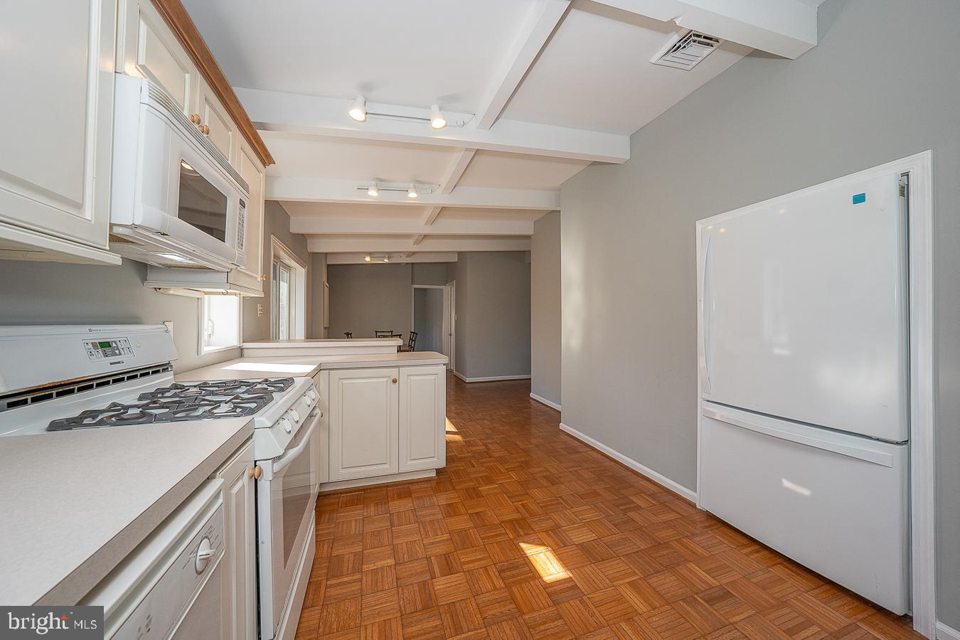 532 Fletcher Road Wayne, PA 19087 - Photo 9 of 21 Kitchen