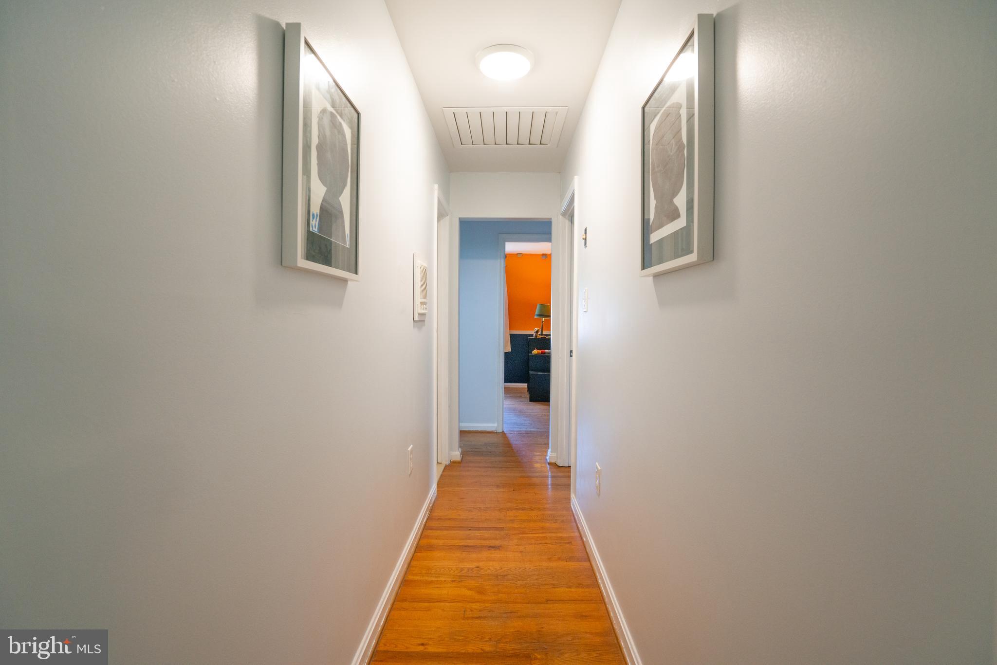 8606 Stonewall Road Manassas, VA 20110 - Photo 21 of 41 Upper level hall way