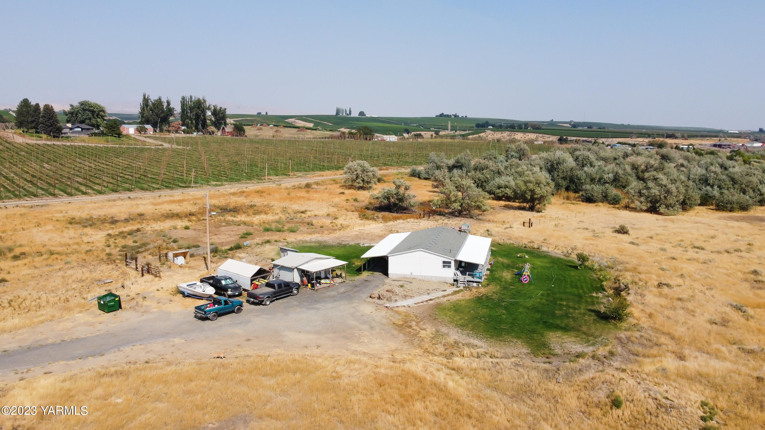 25807 North Beers Road Prosser, WA 99350 - Photo 6 of 53 a view of a lake with beach and ocean view