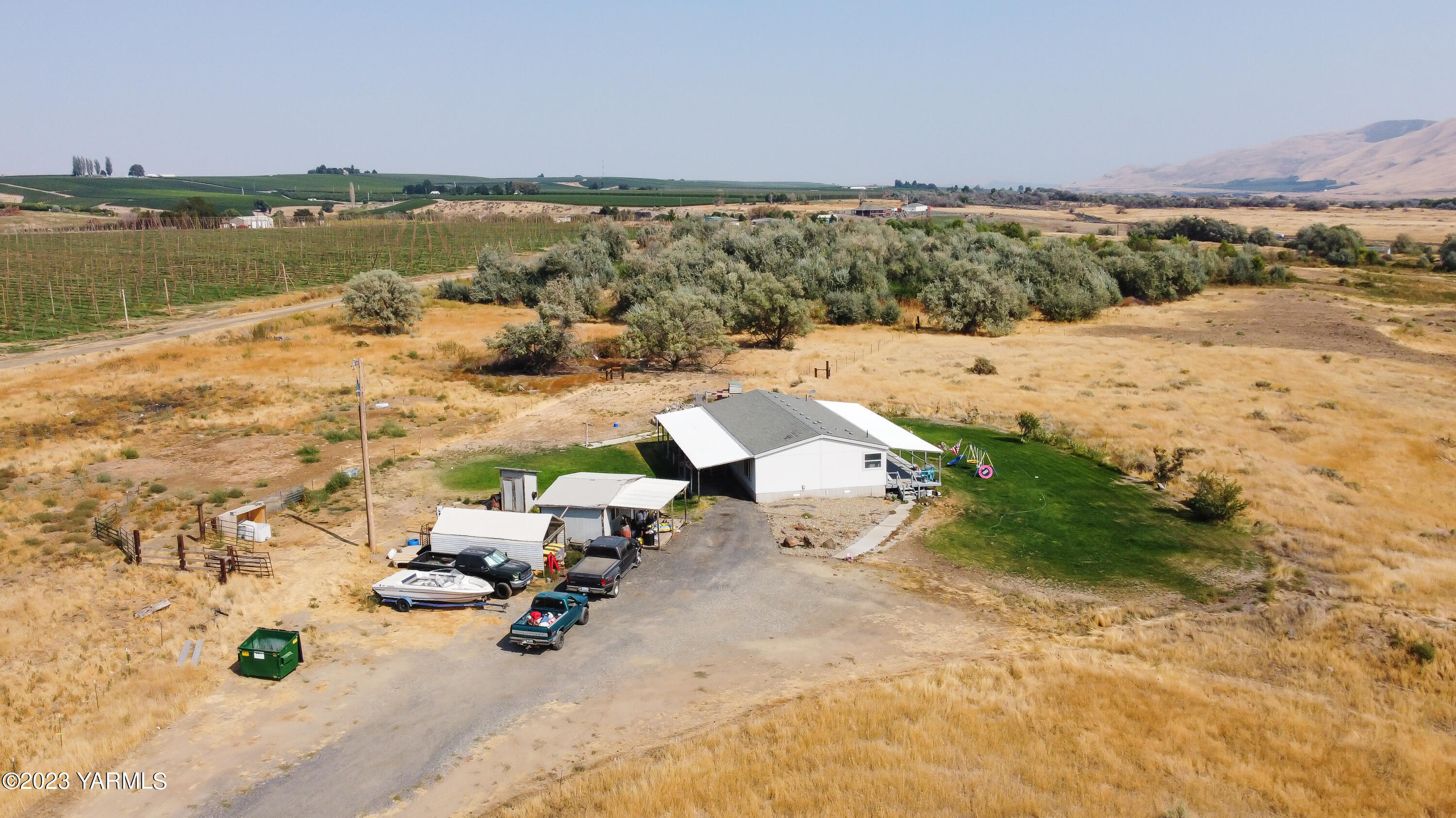 25807 North Beers Road Prosser, WA 99350 - Photo 8 of 53 a view of lake with mountain