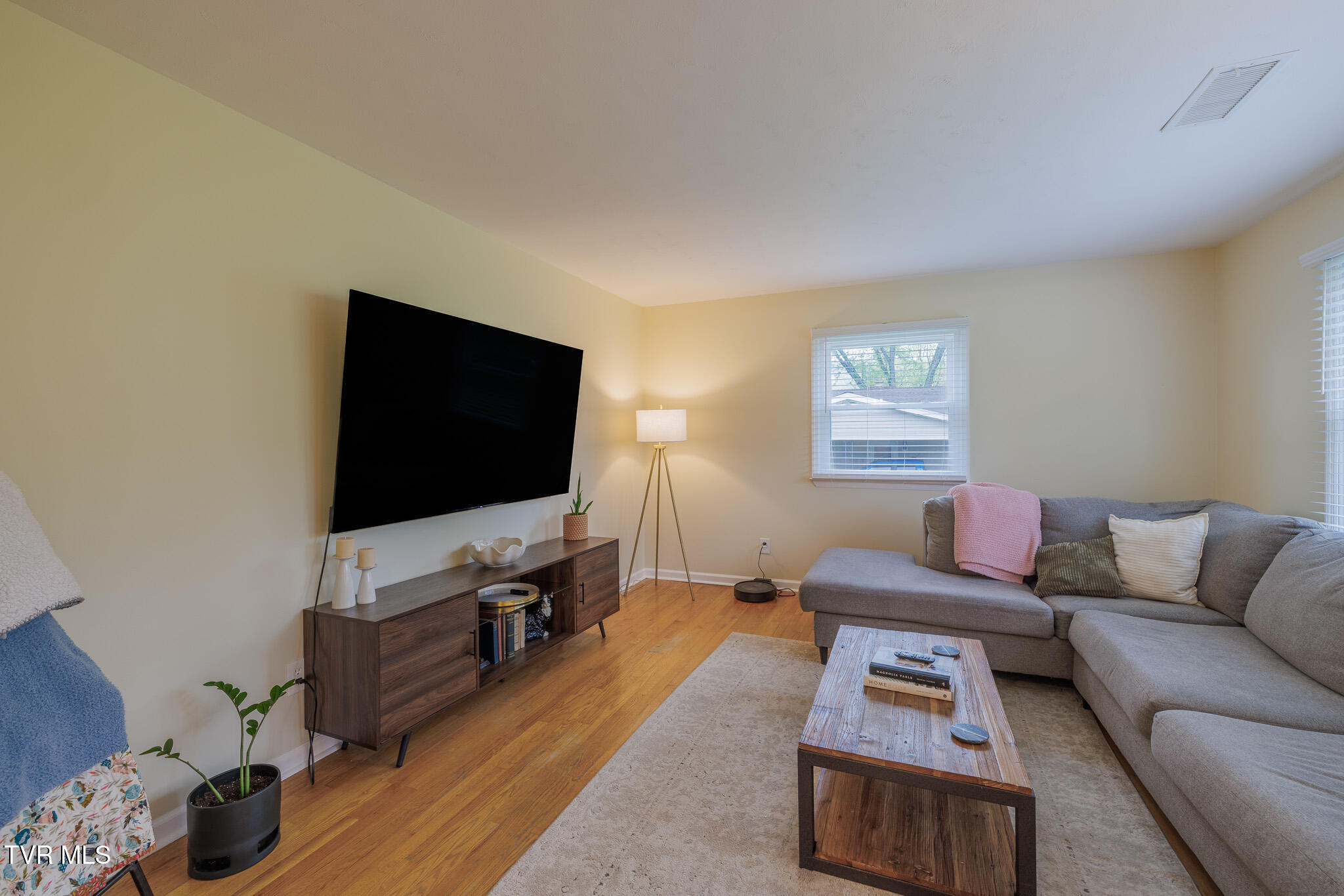 301 Eastley Road Kingsport, TN 37660 - Photo 3 of 40 1R9A2238-HDR