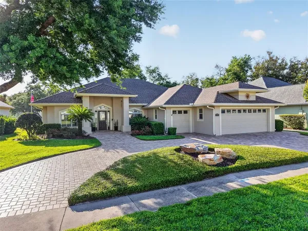 $679,000 | 1880 Edgewater Drive, Mount Dora, FL 32757