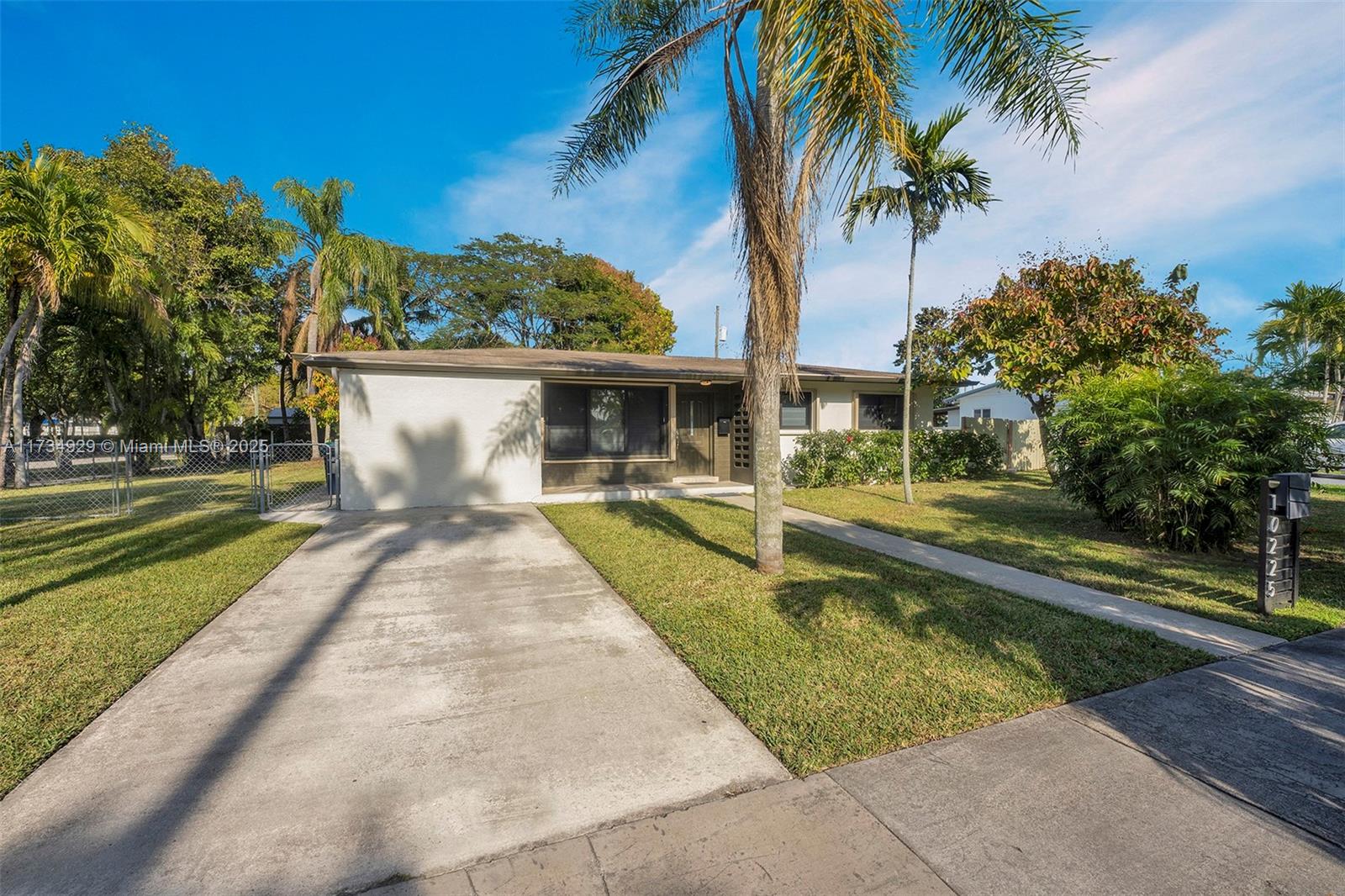 10225 Marlin Road Cutler Bay, FL 33157 - Photo 3 of 42 Gallery Image 3