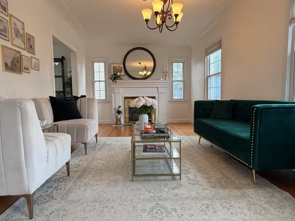 $299,900 | 2611 Colrain Drive, Waterford, MI 48328