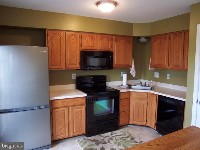 9283 Ridgefield Circle Frederick, MD 21701 - Photo 8 of 25 Kitchen