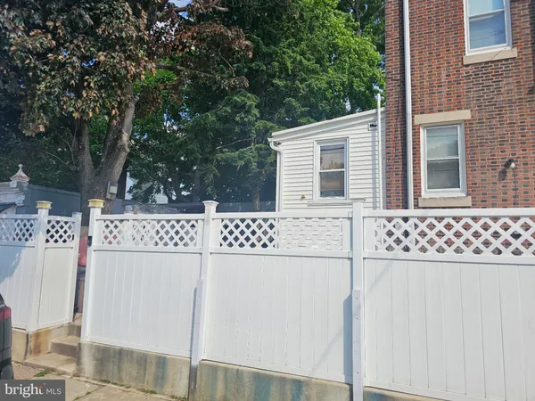$349,999 | 401 Fanshawe Street, Philadelphia, PA 19111