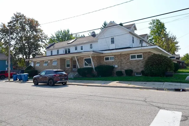 $649,000 | 126 Eastmanville Street, Coopersville, MI 49404