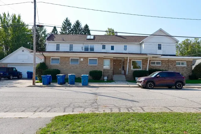 $649,000 | 126 Eastmanville Street, Coopersville, MI 49404