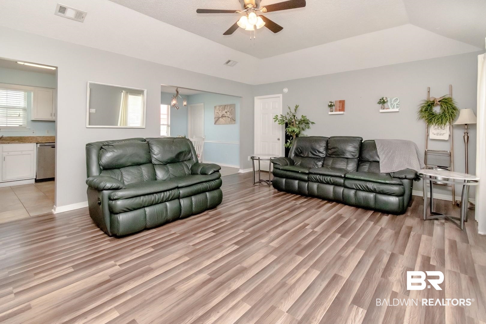 7718 Willard Court Theodore, AL 36582 - Photo 4 of 24 Living Room