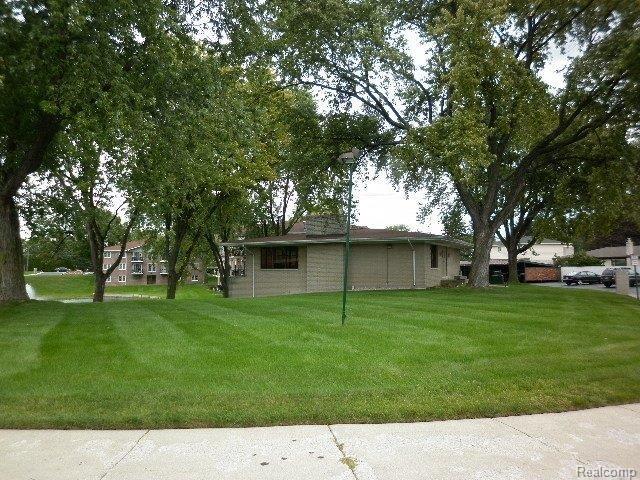 54731 Shelby Road Utica, MI 48316 - Photo 16 of 25 P1000045.JPG