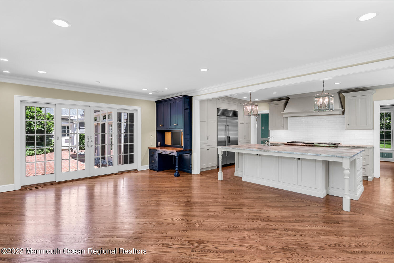 15 Conover Lane Rumson, NJ 07760 - Photo 11 of 36 Family Room/Kitchen