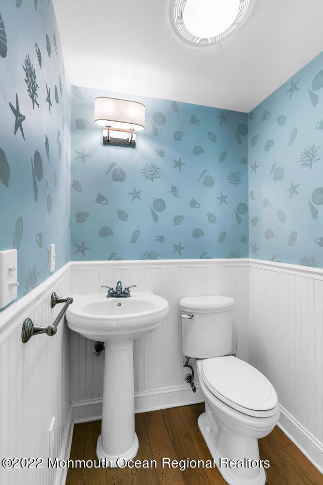 15 Conover Lane Rumson, NJ 07760 - Photo 14 of 36 Powder Room