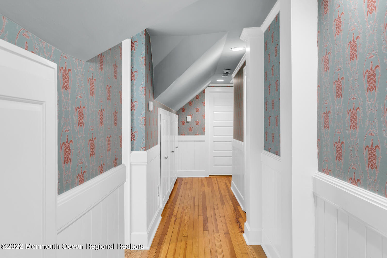 15 Conover Lane Rumson, NJ 07760 - Photo 15 of 36 Upstairs Hallway