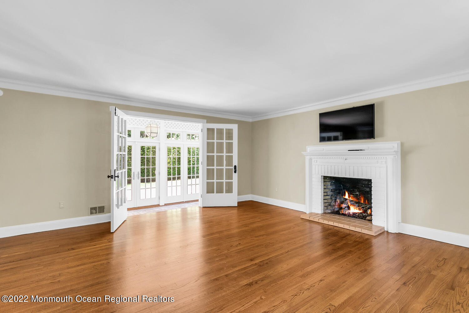 15 Conover Lane Rumson, NJ 07760 - Photo 5 of 36 Living Room