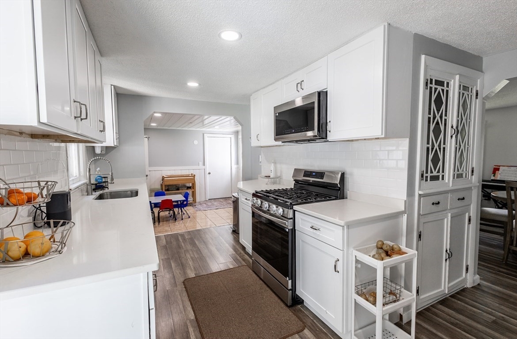 65 Wilshire Road Springfield, MA 01118 - Photo 4 of 29