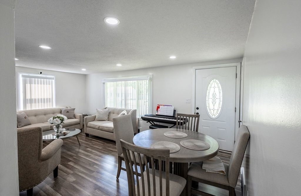 65 Wilshire Road Springfield, MA 01118 - Photo 9 of 29
