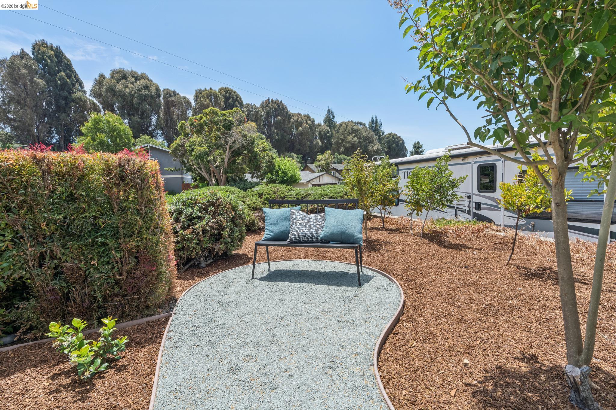 650 Marlesta Road Pinole, CA 94564 - Photo 6 of 64