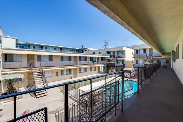 $2,365 | 3430 Elm Avenue, Unit 12, Long Beach, CA 90807