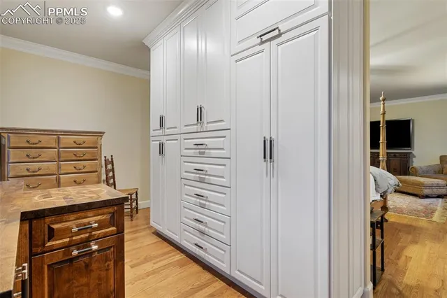 a view of a walk in closet