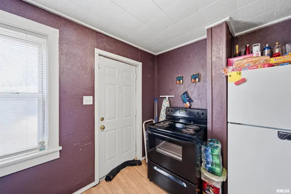$99,900 | 932 South Sumner Avenue, Peoria, IL 61605