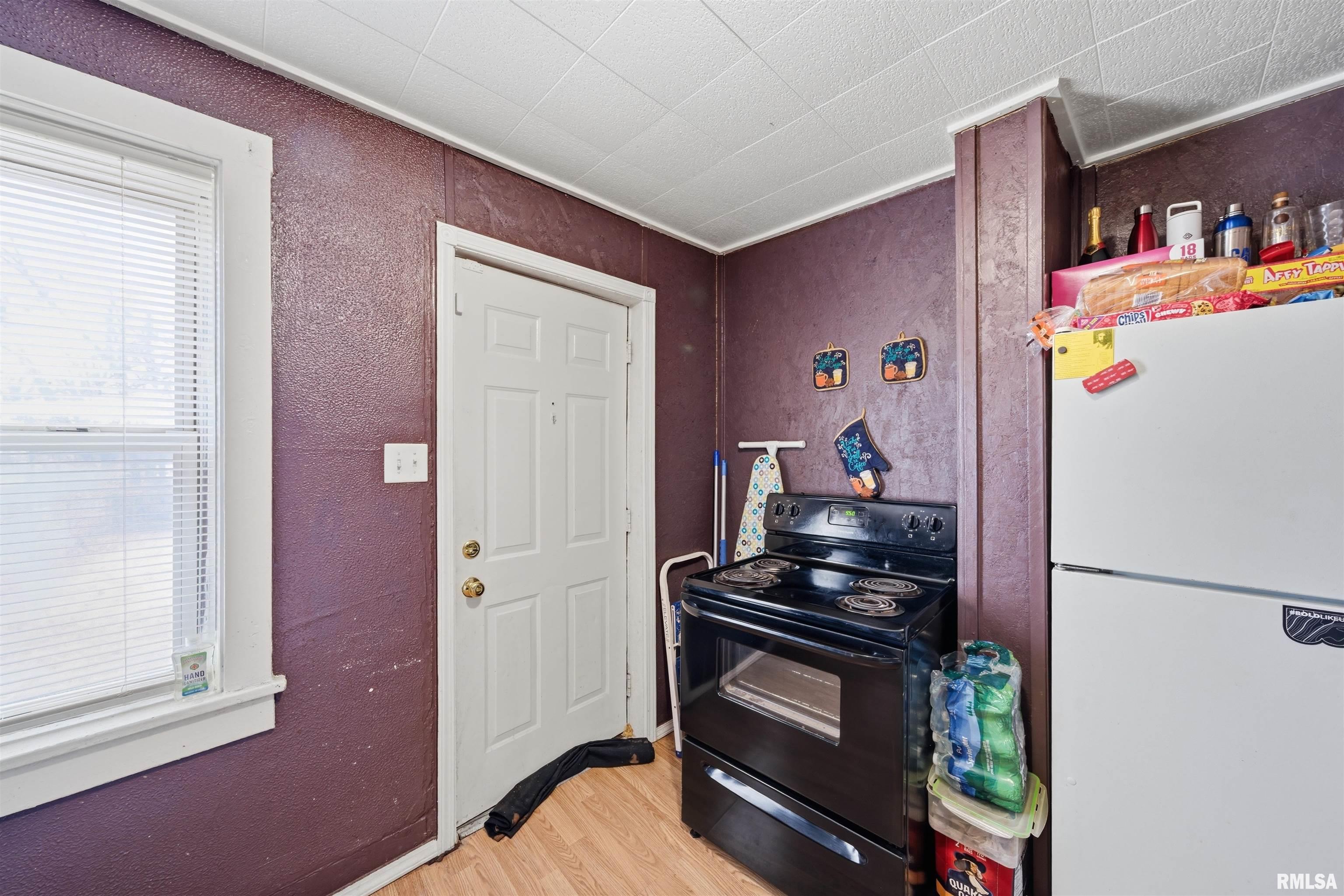 932 South Sumner Avenue Peoria, IL 61605 - Photo 11 of 29