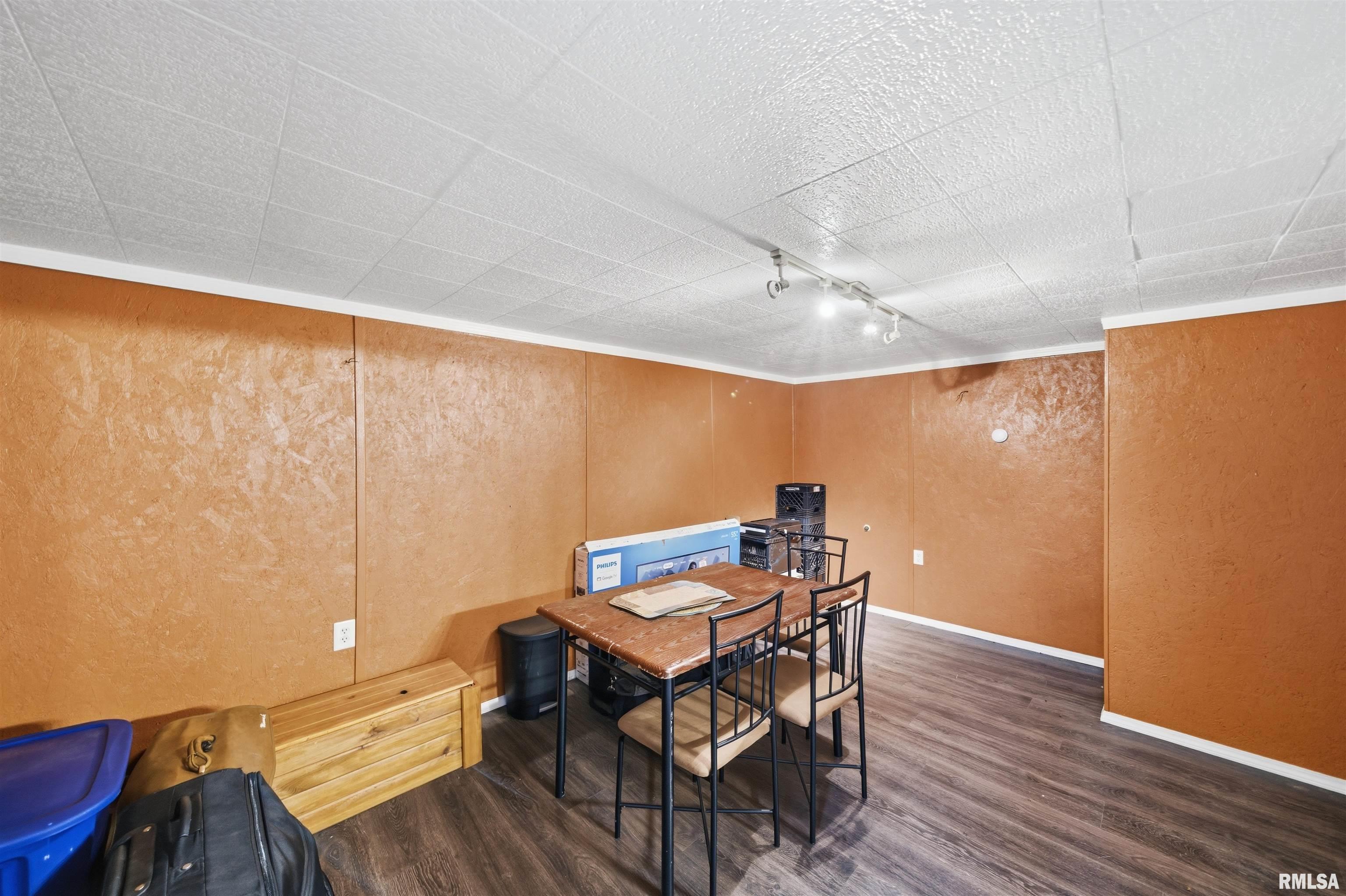 932 South Sumner Avenue Peoria, IL 61605 - Photo 13 of 29