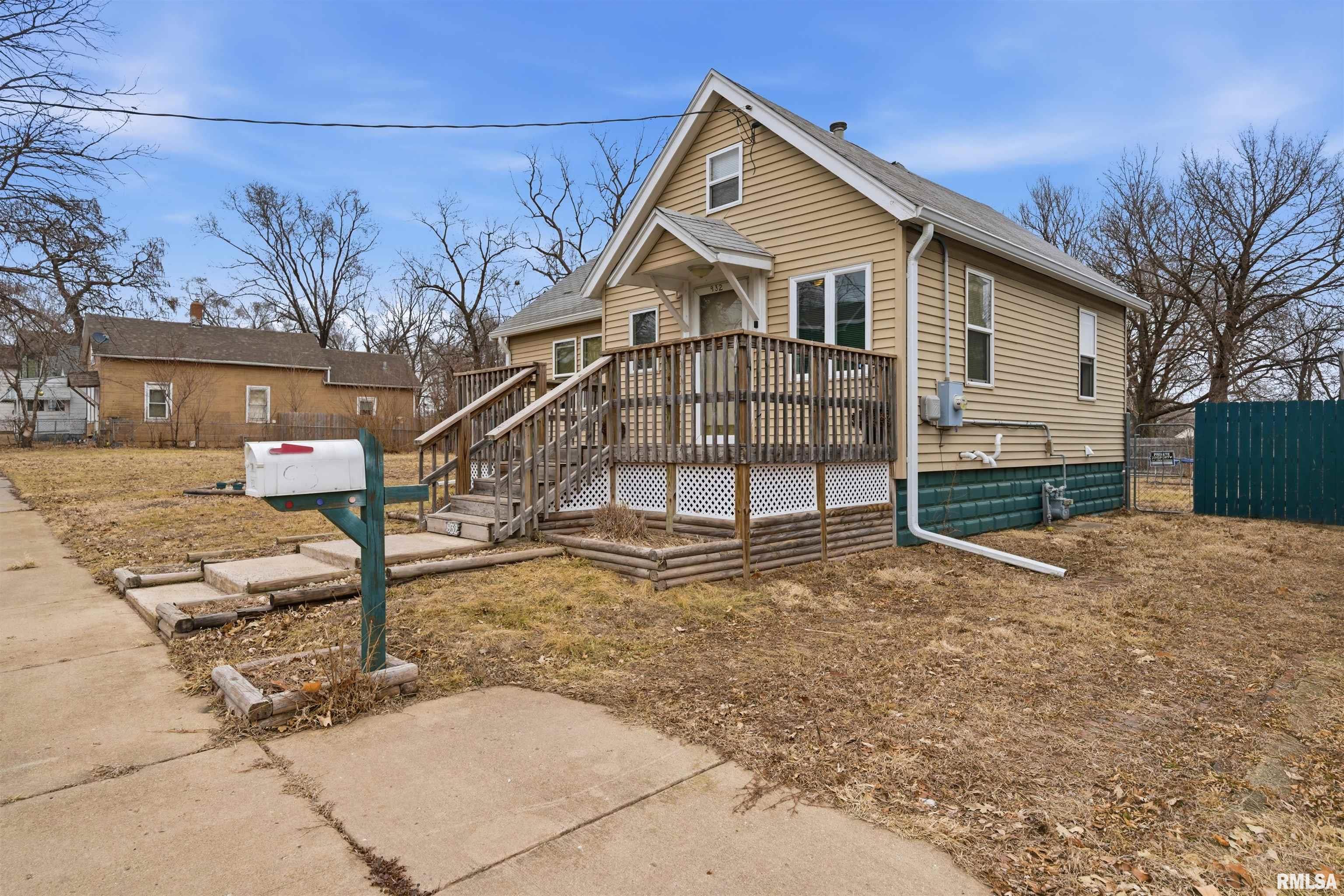932 South Sumner Avenue Peoria, IL 61605 - Photo 2 of 29