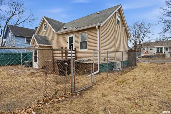 $99,900 | 932 South Sumner Avenue, Peoria, IL 61605