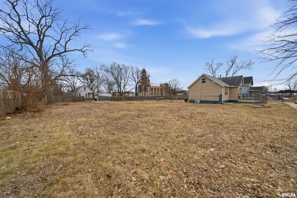 $99,900 | 932 South Sumner Avenue, Peoria, IL 61605