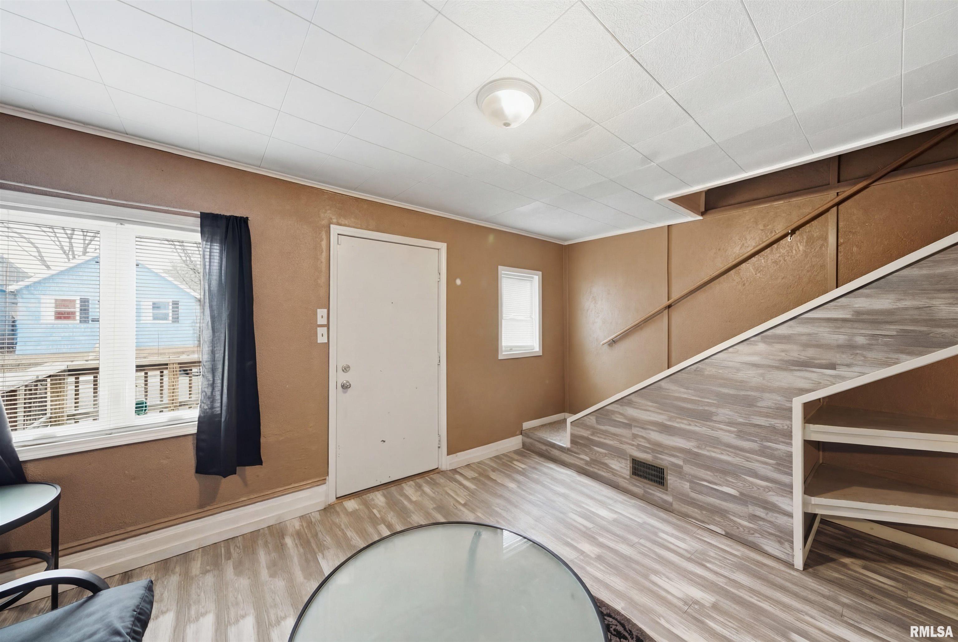 932 South Sumner Avenue Peoria, IL 61605 - Photo 4 of 29