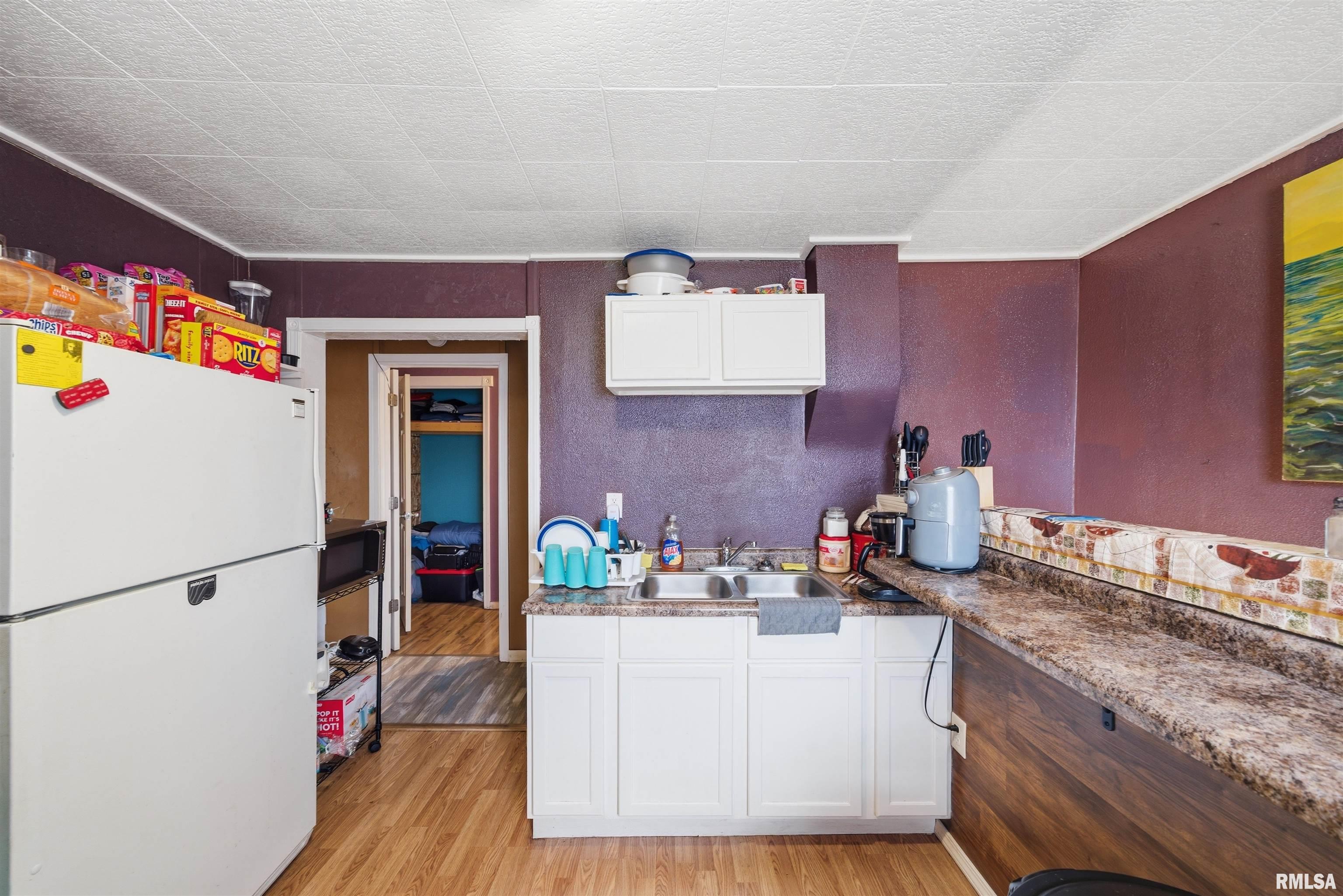 932 South Sumner Avenue Peoria, IL 61605 - Photo 7 of 29