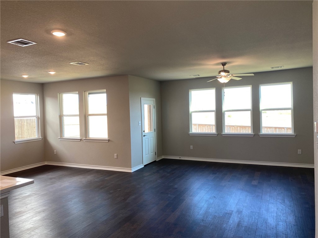 670 Pepperbark Loop Buda, TX 78610 - Photo 6 of 24
