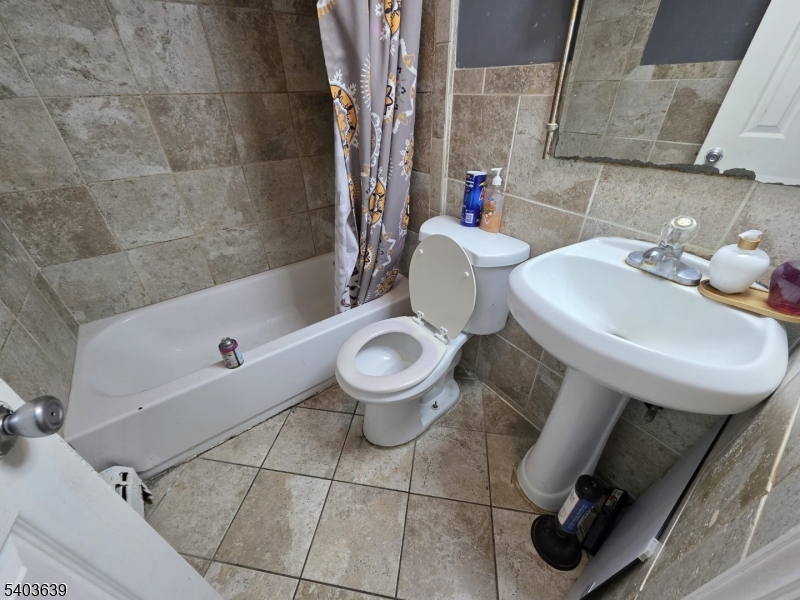 32 Elm Street Paterson, NJ 07501 - Photo 4 of 23