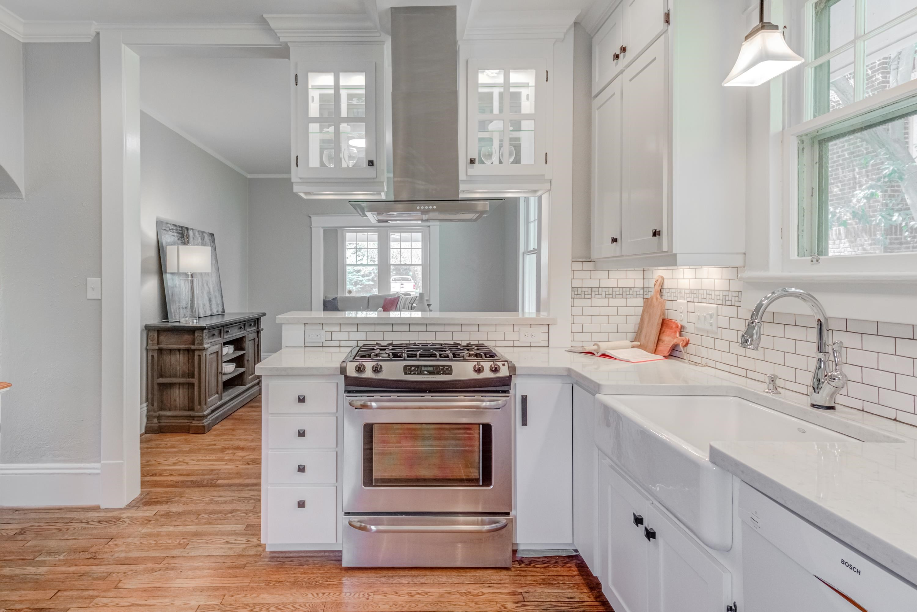 402 Cole Street Raleigh, NC 27605 - Photo 13 of 39 Photo 13