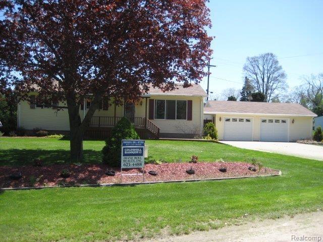 684 Green Crescent Perry, MI 48872 - Photo 1 of 17 684 GreenSt Front