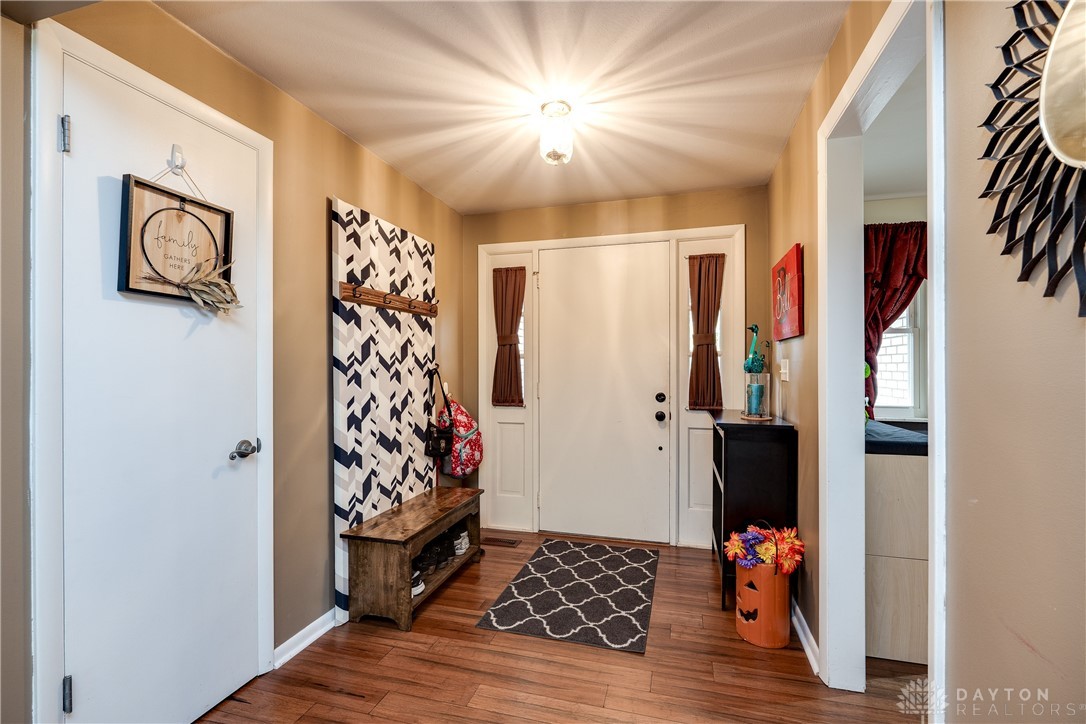 1565 Ambridge Road Dayton, OH 45459 - Photo 4 of 49 Gallery Image 4