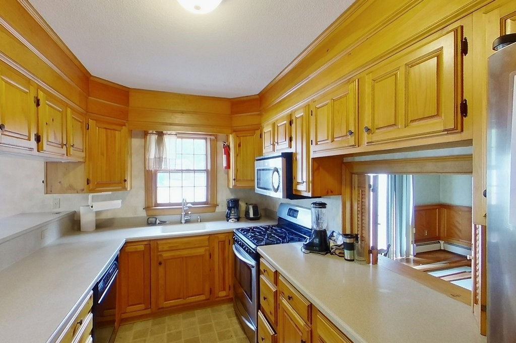 27 Spring Street Fairhaven, MA 02719 - Photo 34 of 39
