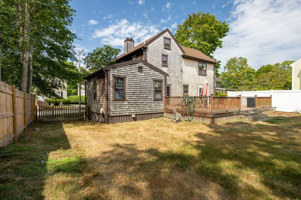 27 Spring Street Fairhaven, MA 02719 - Photo 5 of 39
