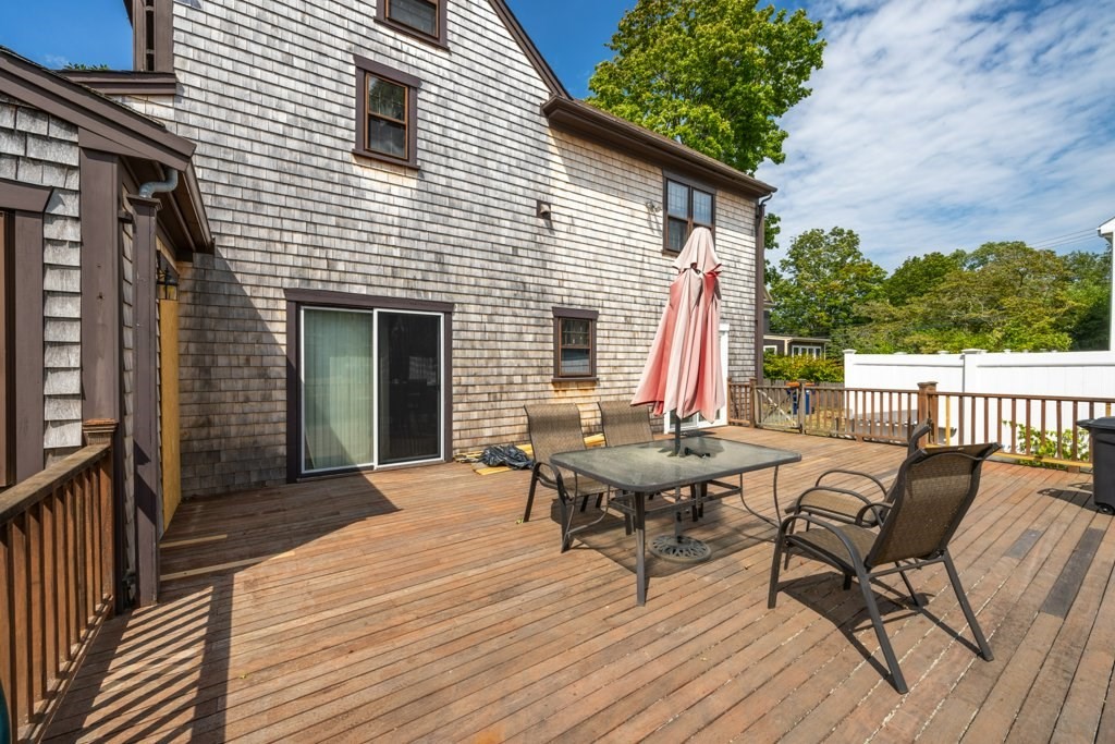 27 Spring Street Fairhaven, MA 02719 - Photo 8 of 39
