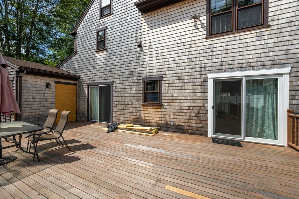 27 Spring Street Fairhaven, MA 02719 - Photo 9 of 39