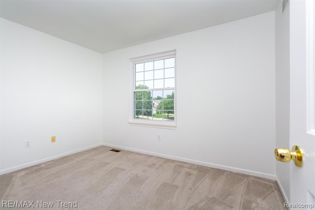 25935 Junction Novi, MI 48375 - Photo 28 of 43
