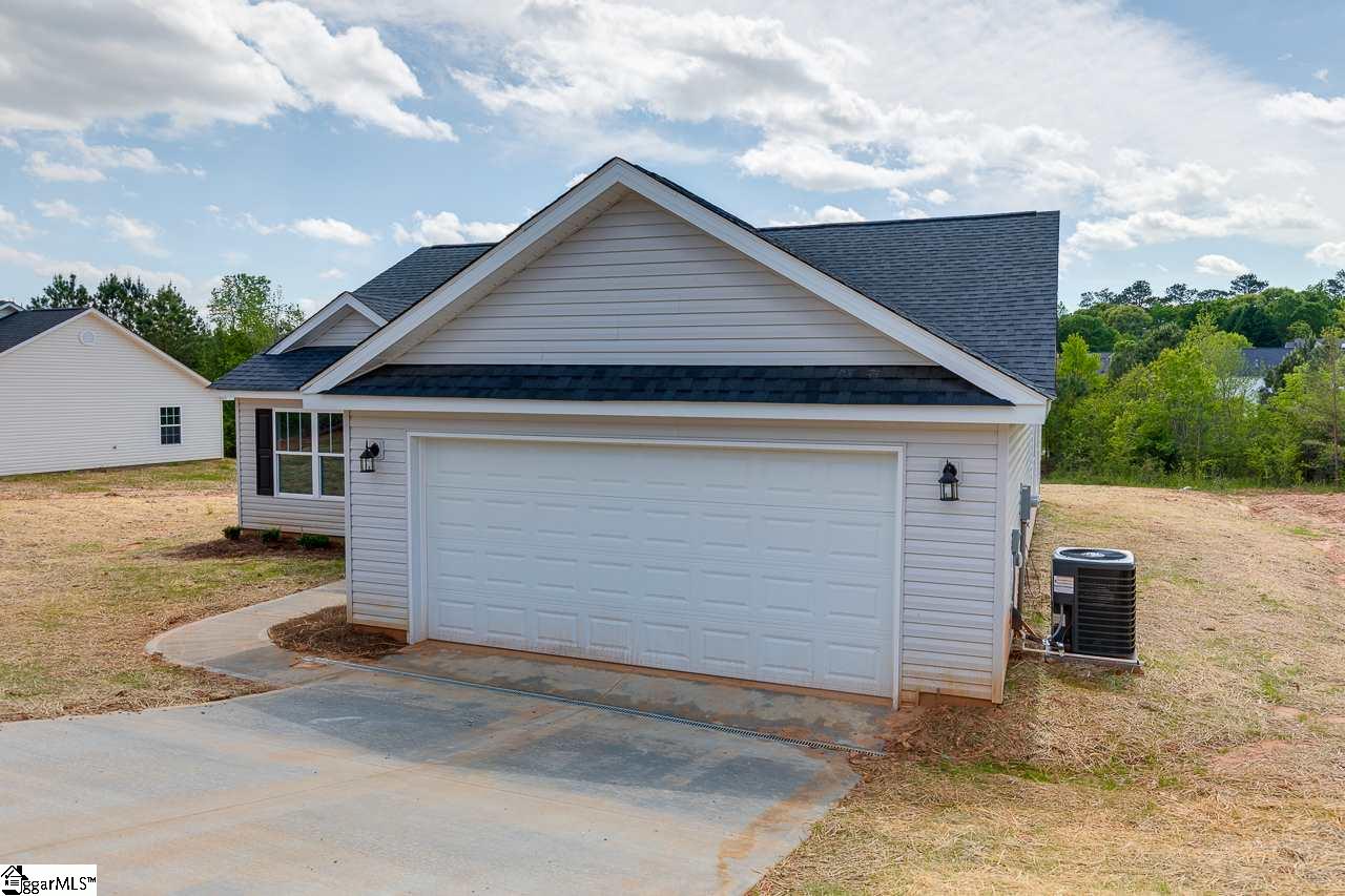 140 Miller Road Belton, SC 29627 - Photo 2 of 33