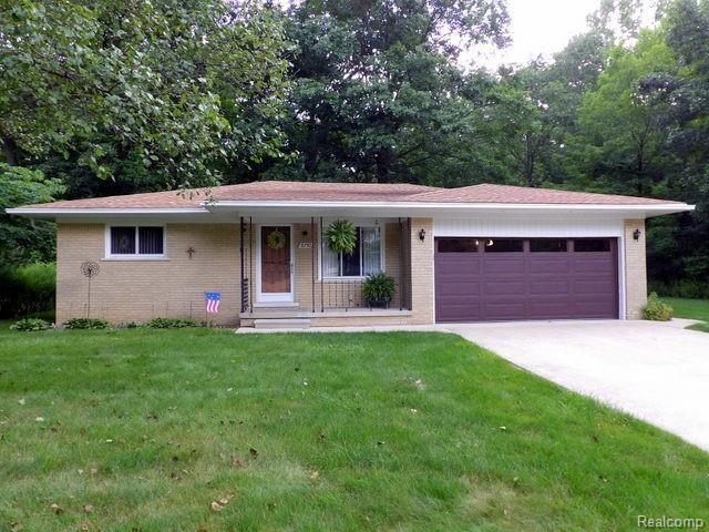 8750 Rucker Road Grosse Ile, MI 48138 - Photo 4 of 54 2 CAR ATTACHED GARAGE!