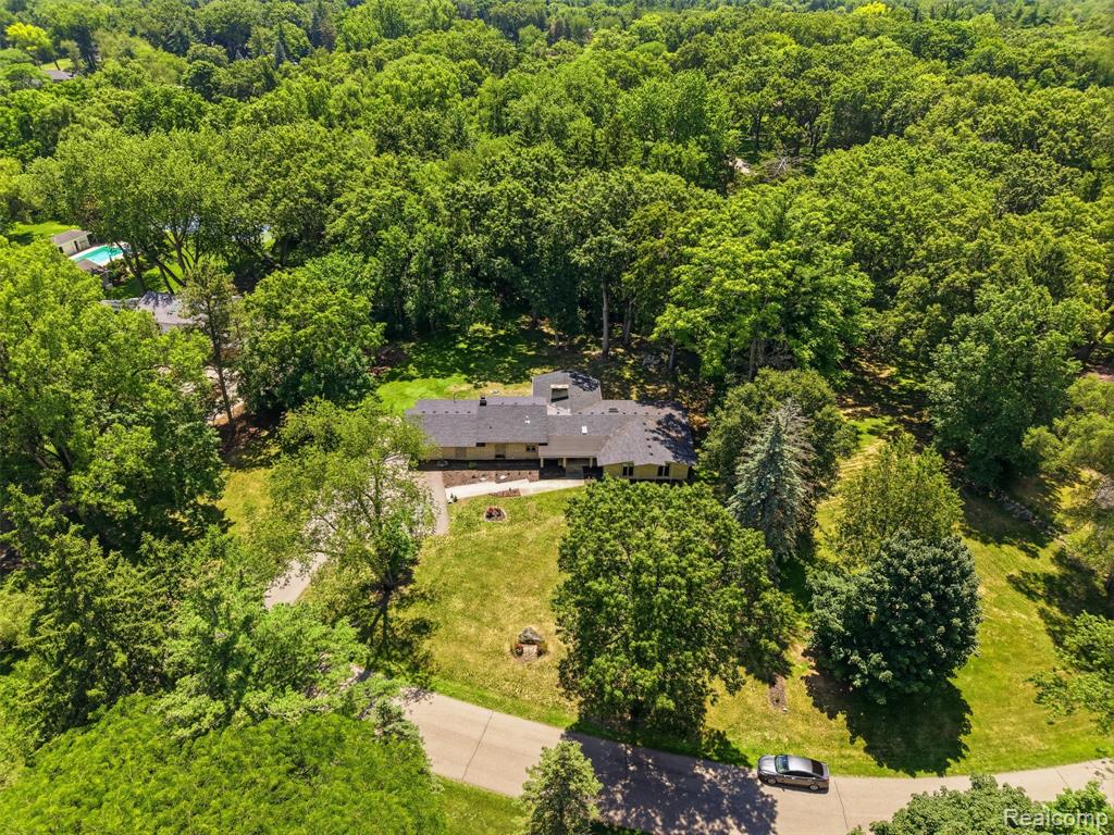 30715 North Greenbriar Road Franklin, MI 48025 - Photo 40 of 43