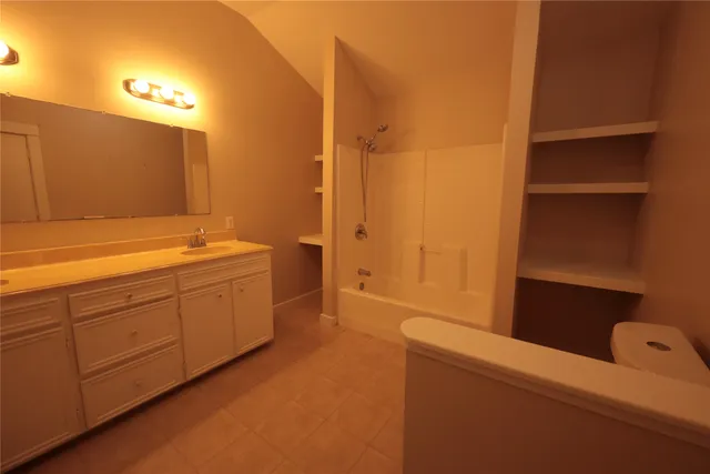 $2,050 | 3289 County Road 158, Boling, TX 77420