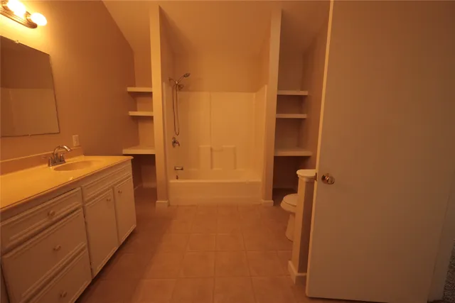 $2,050 | 3289 County Road 158, Boling, TX 77420